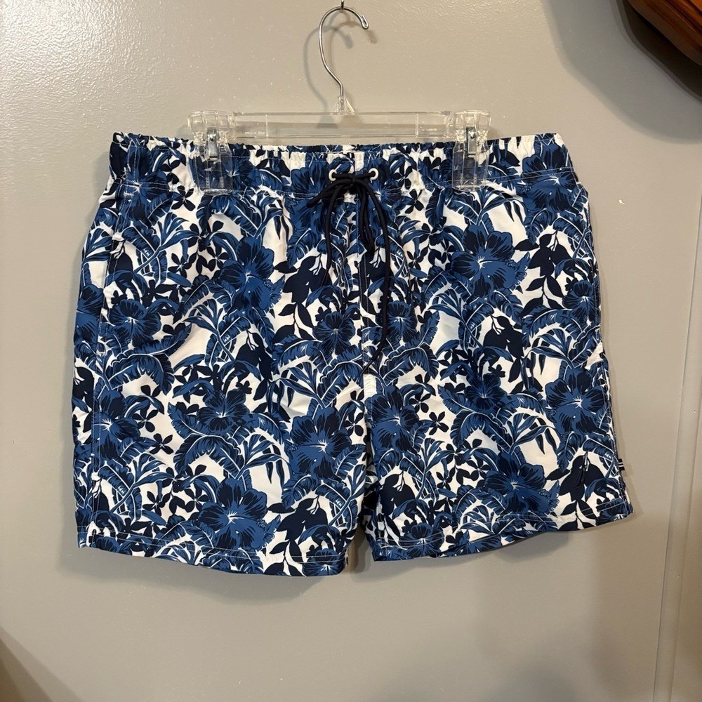 Nautica Mens XL Blue White Floral Tropical‎ Sustainably Crafted Swim Trunks
